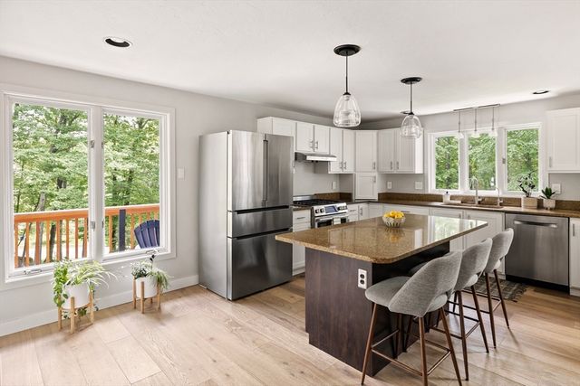 7 Tiffany Trail, Hopkinton, MA 01748