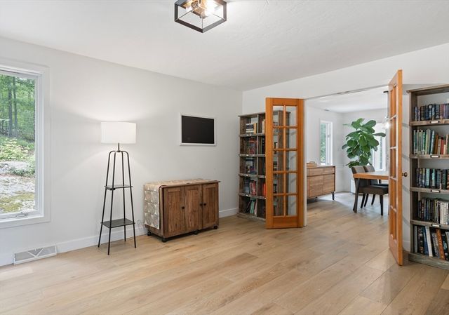 7 Tiffany Trail, Hopkinton, MA 01748