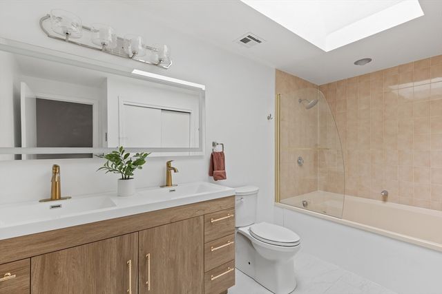7 Tiffany Trail, Hopkinton, MA 01748