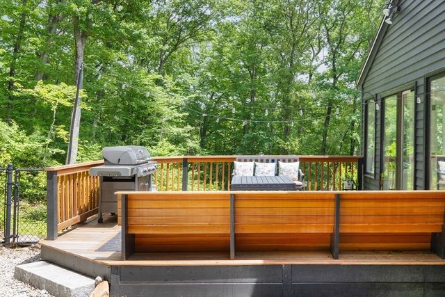 7 Tiffany Trail, Hopkinton, MA 01748
