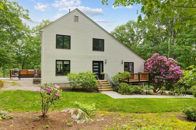 7 Tiffany Trail, Hopkinton, MA 01748