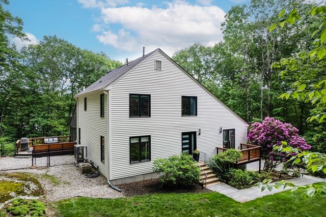 7 Tiffany Trail, Hopkinton, MA 01748