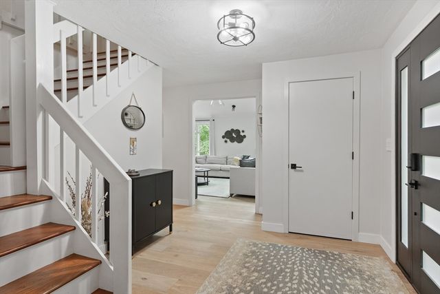 7 Tiffany Trail, Hopkinton, MA 01748
