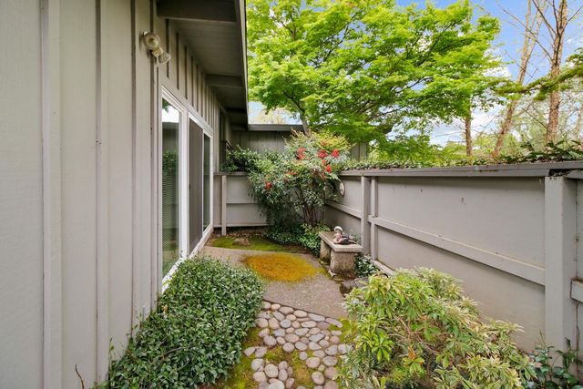 522 Sydling Ct, Sacramento, CA 95864