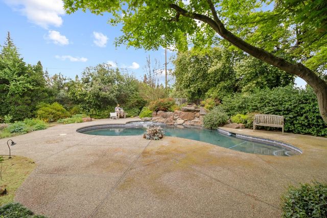 522 Sydling Ct, Sacramento, CA 95864
