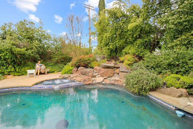 522 Sydling Ct, Sacramento, CA 95864