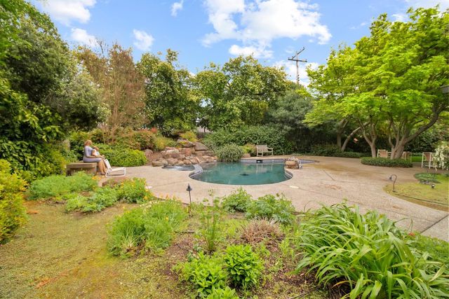 522 Sydling Ct, Sacramento, CA 95864