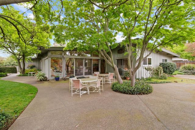 522 Sydling Ct, Sacramento, CA 95864