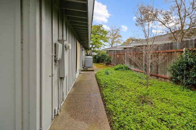 522 Sydling Ct, Sacramento, CA 95864
