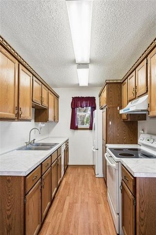 7841 Freeman Avenue, Kansas City, KS 66112