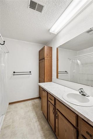 7841 Freeman Avenue, Kansas City, KS 66112
