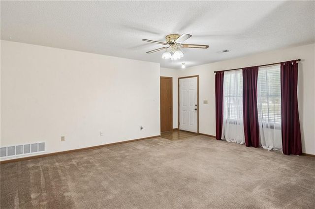 7841 Freeman Avenue, Kansas City, KS 66112