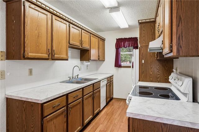 7841 Freeman Avenue, Kansas City, KS 66112