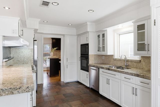 531 Azaleadell Drive, Houston, TX 77018