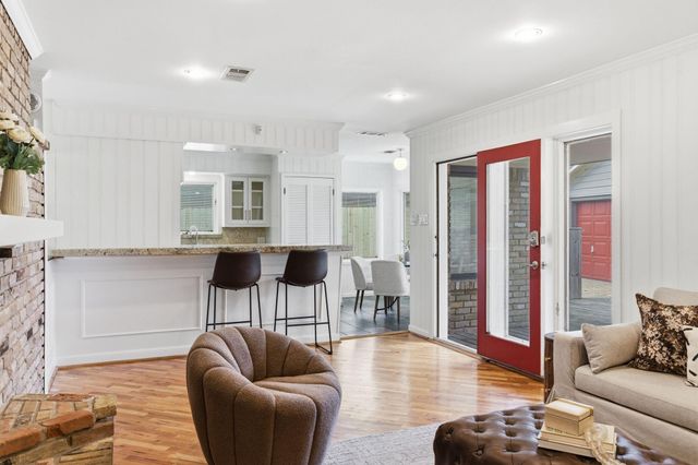 531 Azaleadell Drive, Houston, TX 77018