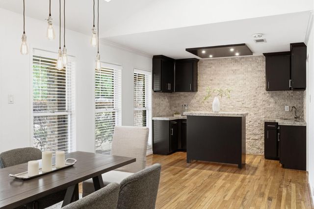 531 Azaleadell Drive, Houston, TX 77018