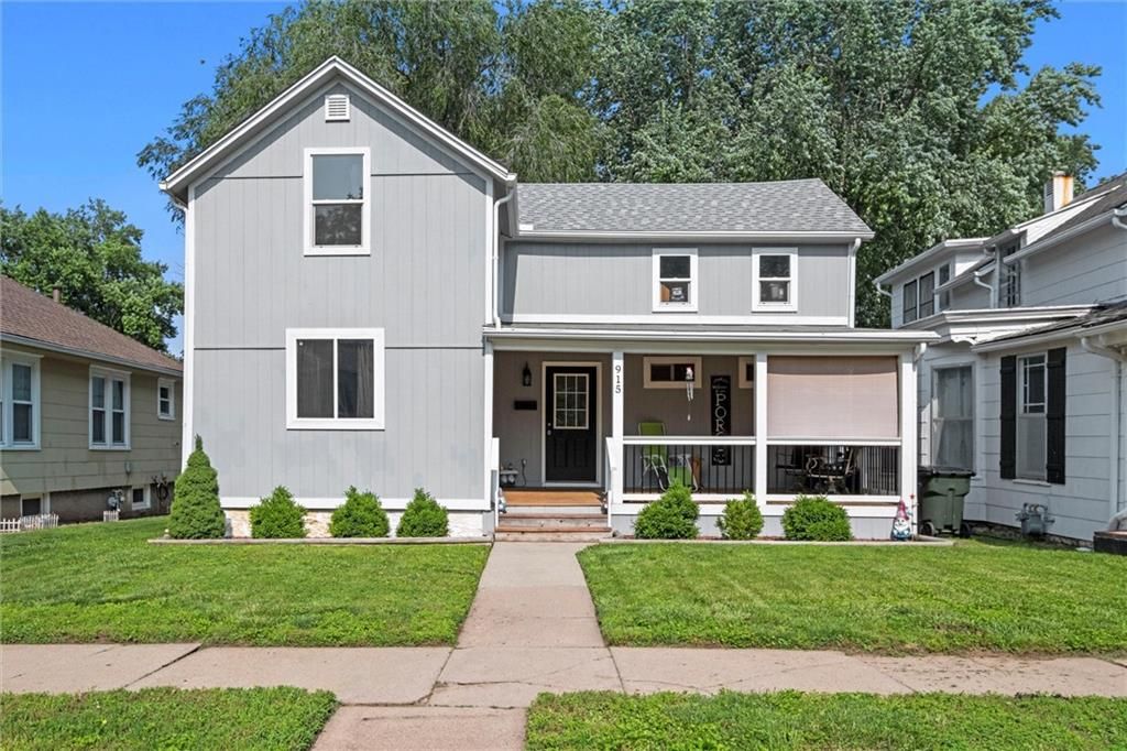 915 4th Avenue, Leavenworth, KS 66048