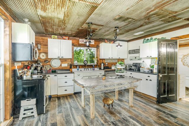 605 Lemon Northcutt Road, Dry Ridge, KY 41035