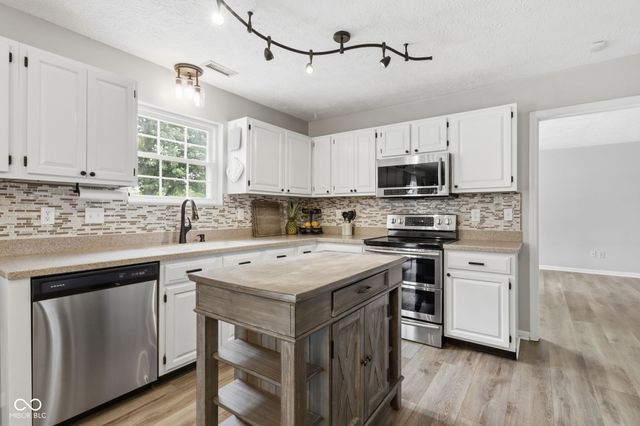 8252 Portside, Avon, IN 46123