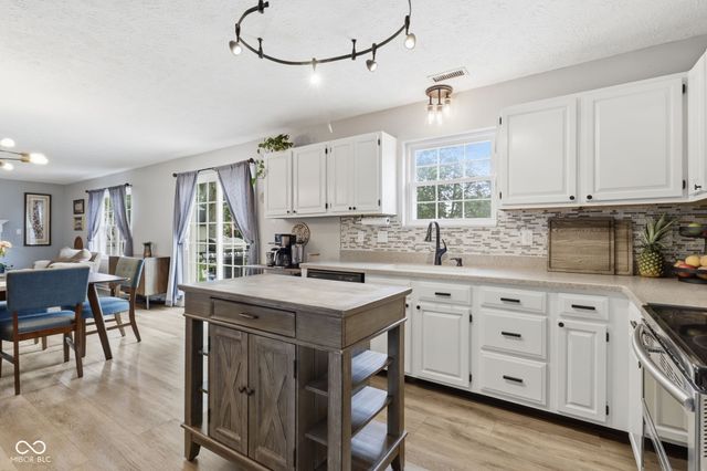 8252 Portside, Avon, IN 46123