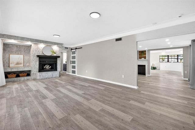 1601 E PARIS STREET, Tampa, FL 33610