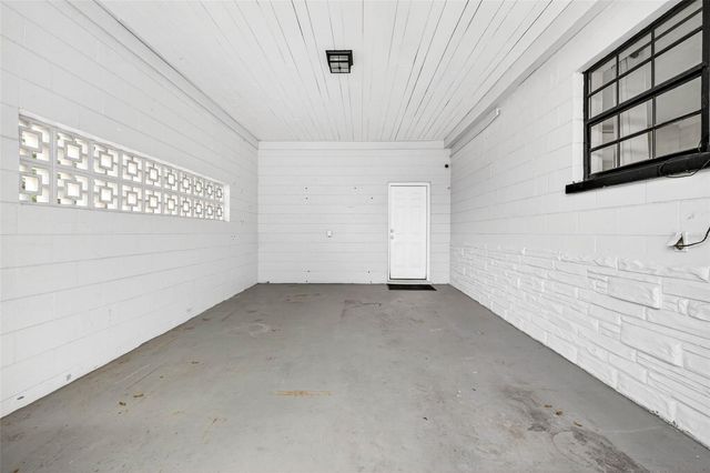 1601 E PARIS STREET, Tampa, FL 33610