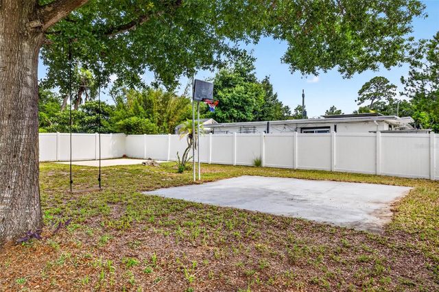 1601 E PARIS STREET, Tampa, FL 33610