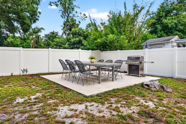 1601 E PARIS STREET, Tampa, FL 33610