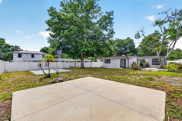 1601 E PARIS STREET, Tampa, FL 33610