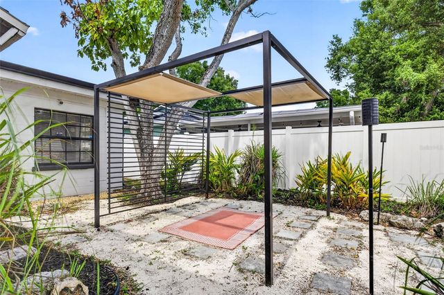 1601 E PARIS STREET, Tampa, FL 33610