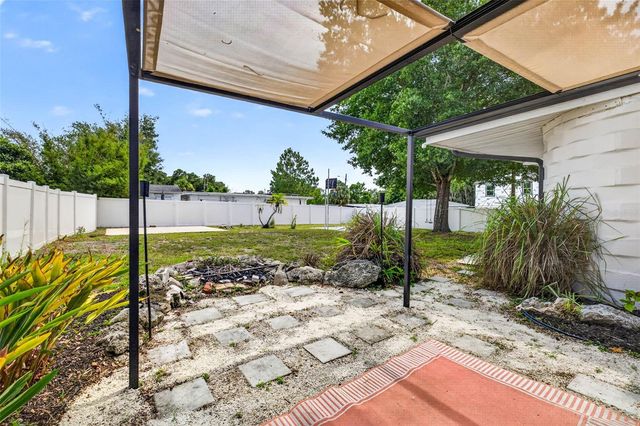 1601 E PARIS STREET, Tampa, FL 33610