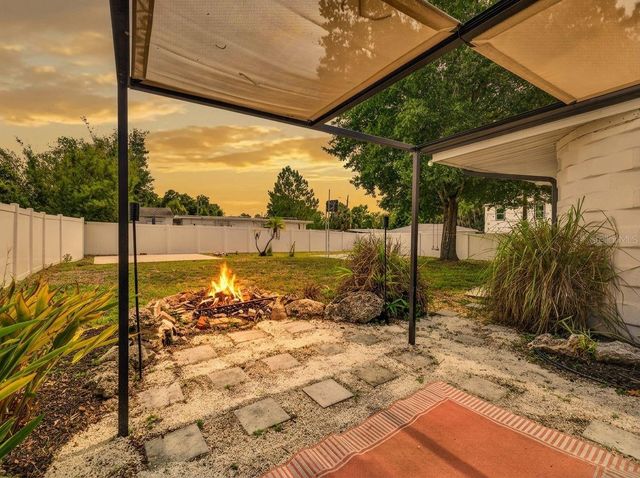 1601 E PARIS STREET, Tampa, FL 33610