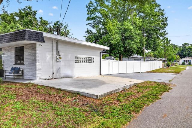1601 E PARIS STREET, Tampa, FL 33610