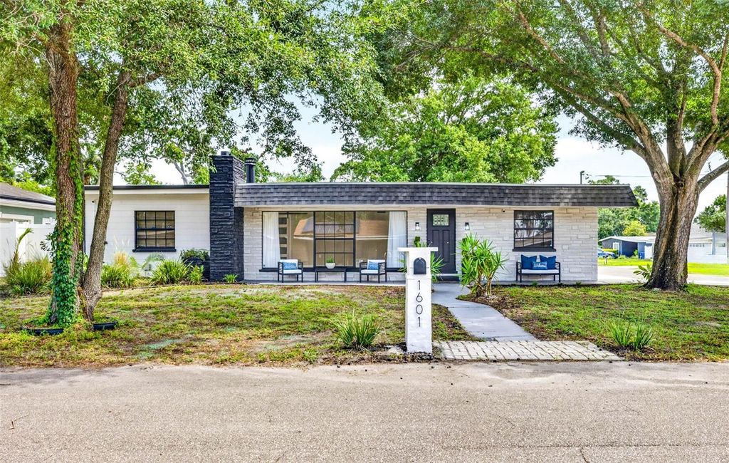 1601 E PARIS STREET, Tampa, FL 33610