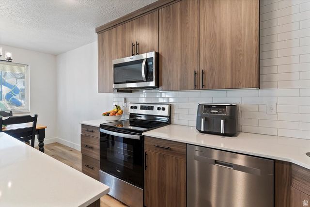 3047 S OLD EMIGRANT RD, Syracuse, UT 84075