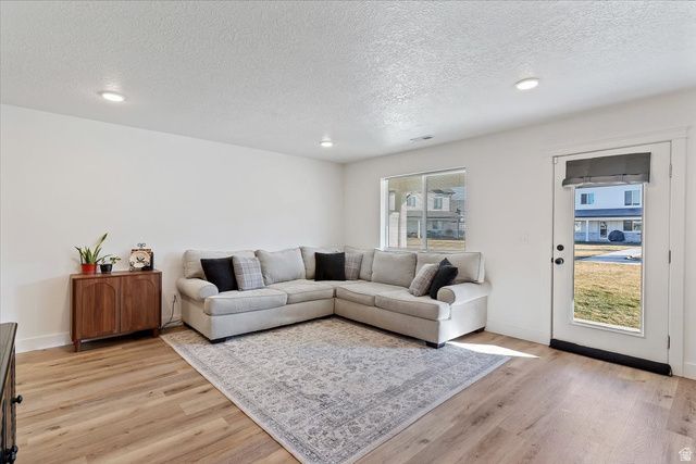 3047 S OLD EMIGRANT RD, Syracuse, UT 84075