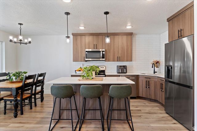 3047 S OLD EMIGRANT RD, Syracuse, UT 84075