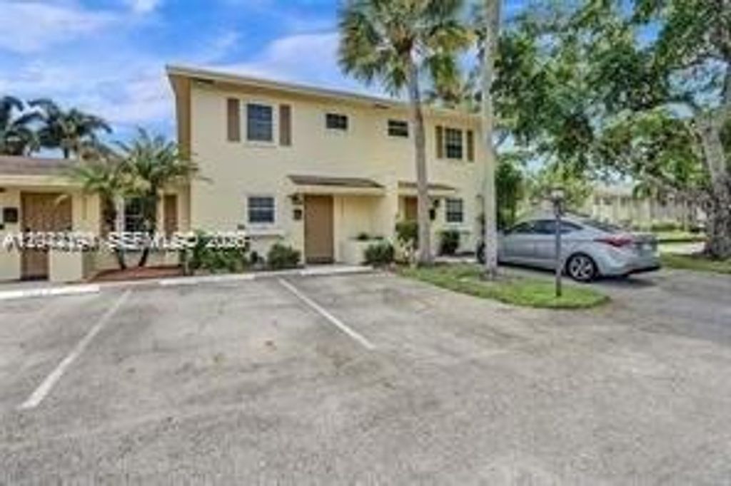 3021 NW 68th St 11G, Fort Lauderdale, FL 33309
