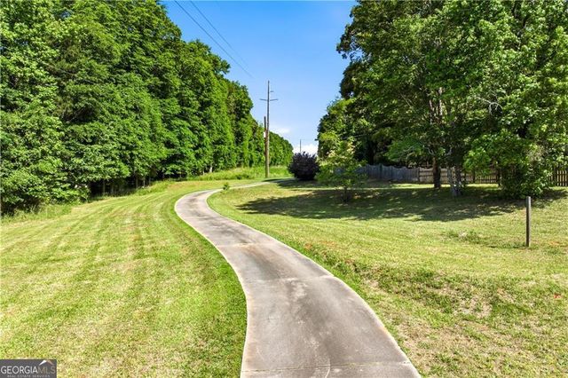 389 Peachtree Road, Jefferson, GA 30549