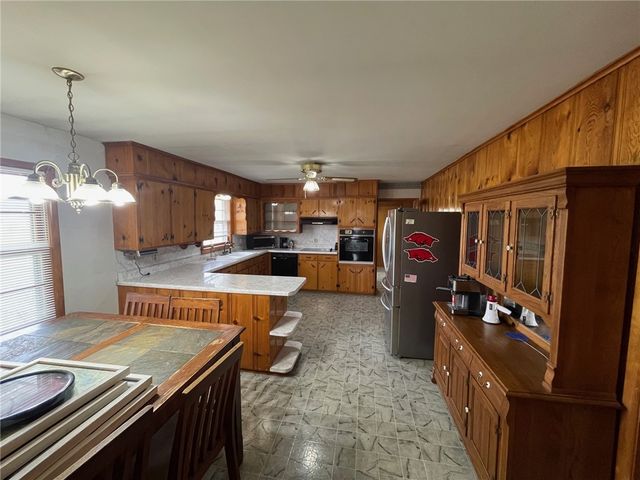 2718 Highway 21 S, Berryville, AR 72616