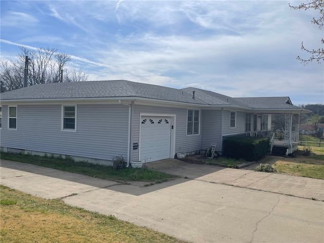 2718 Highway 21 S, Berryville, AR 72616