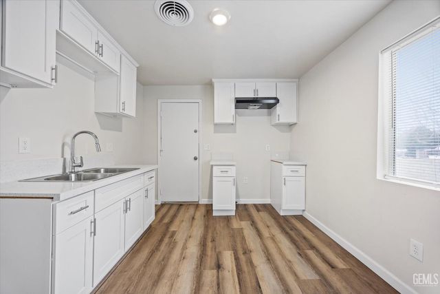 4917 Mayfair Court, Bakersfield, CA 93307