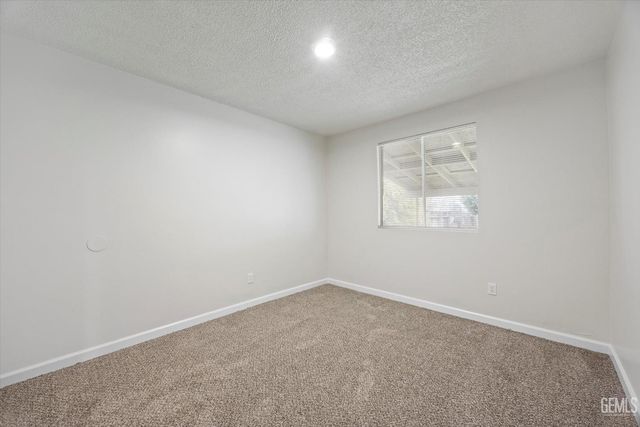 4917 Mayfair Court, Bakersfield, CA 93307