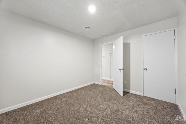 4917 Mayfair Court, Bakersfield, CA 93307