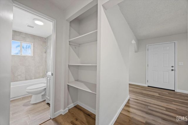 4917 Mayfair Court, Bakersfield, CA 93307