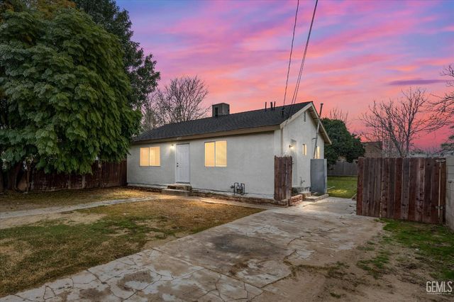 4917 Mayfair Court, Bakersfield, CA 93307