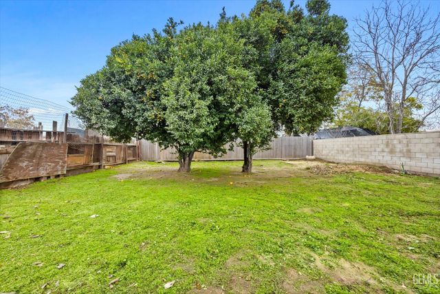 4917 Mayfair Court, Bakersfield, CA 93307