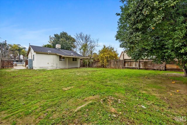 4917 Mayfair Court, Bakersfield, CA 93307