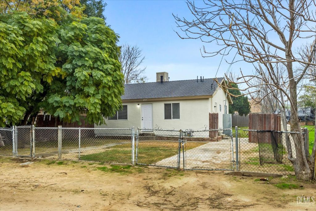 4917 Mayfair Court, Bakersfield, CA 93307