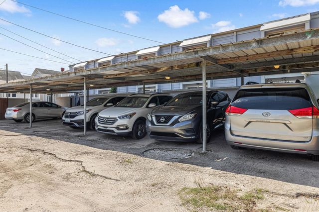 525 11th Street 8, Galveston, TX 77550